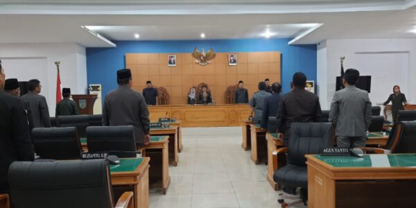 DPRD BU Gelar Paripurna Raperda Perlindungan Lahan Pangan dan Penyampaian LKPJ