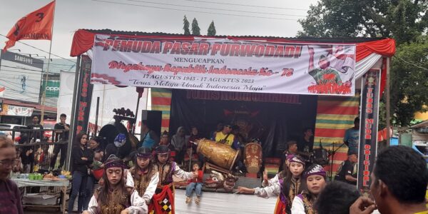 Pemuda Pasar Purwodadi Memeriahkan Hut Ke 78