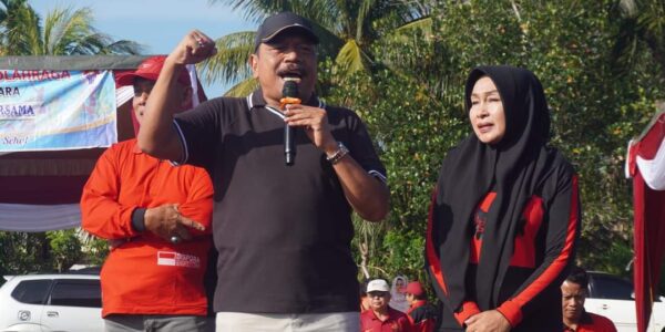 Bupati Bengkulu Utara Bersama Ketua Penggerak PKK Senam Bersama OPD & Masyarakat.