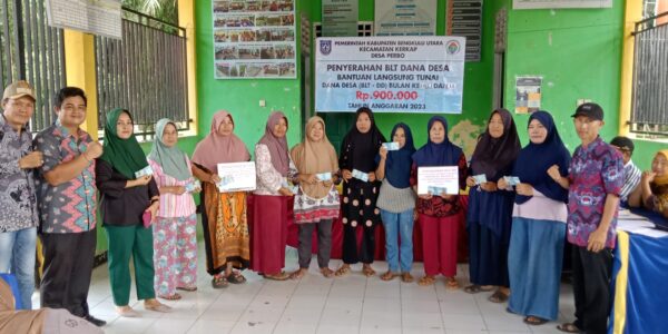 Desa Perbo Membagikan BLT Melalui Dana Desa Sebanyak 40 KPM