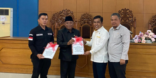 Paripurna DPRD BU Penyampaian Nota Pengantar Terhadap Peraturan Daerah ( RAPERDA)