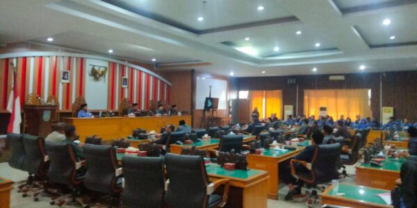 Paripurna DPRD BU Jawaban Eksekutif Pandangan Umum Fraksi Tentang LKPJ Tahun 2024