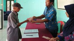 Pemdes Tambak Rejo Salurkan BLT Dana Desa Untuk 10 KPM